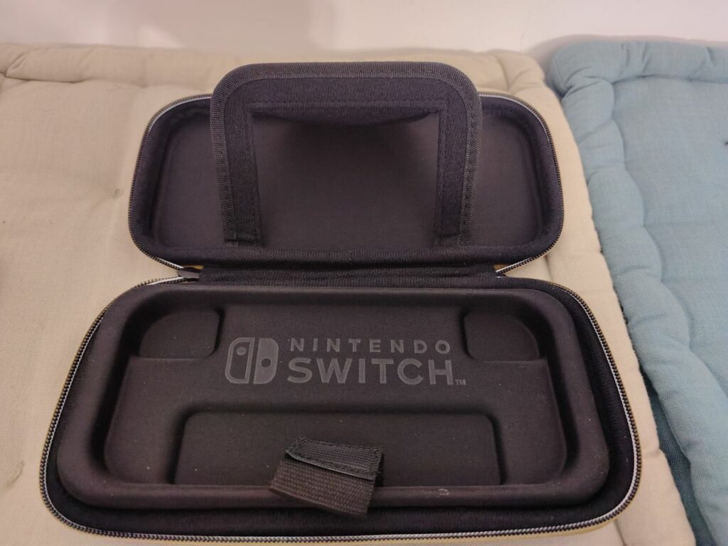 Pochette Nintendo Switch Super Mario officielle Nintendo pas cher 