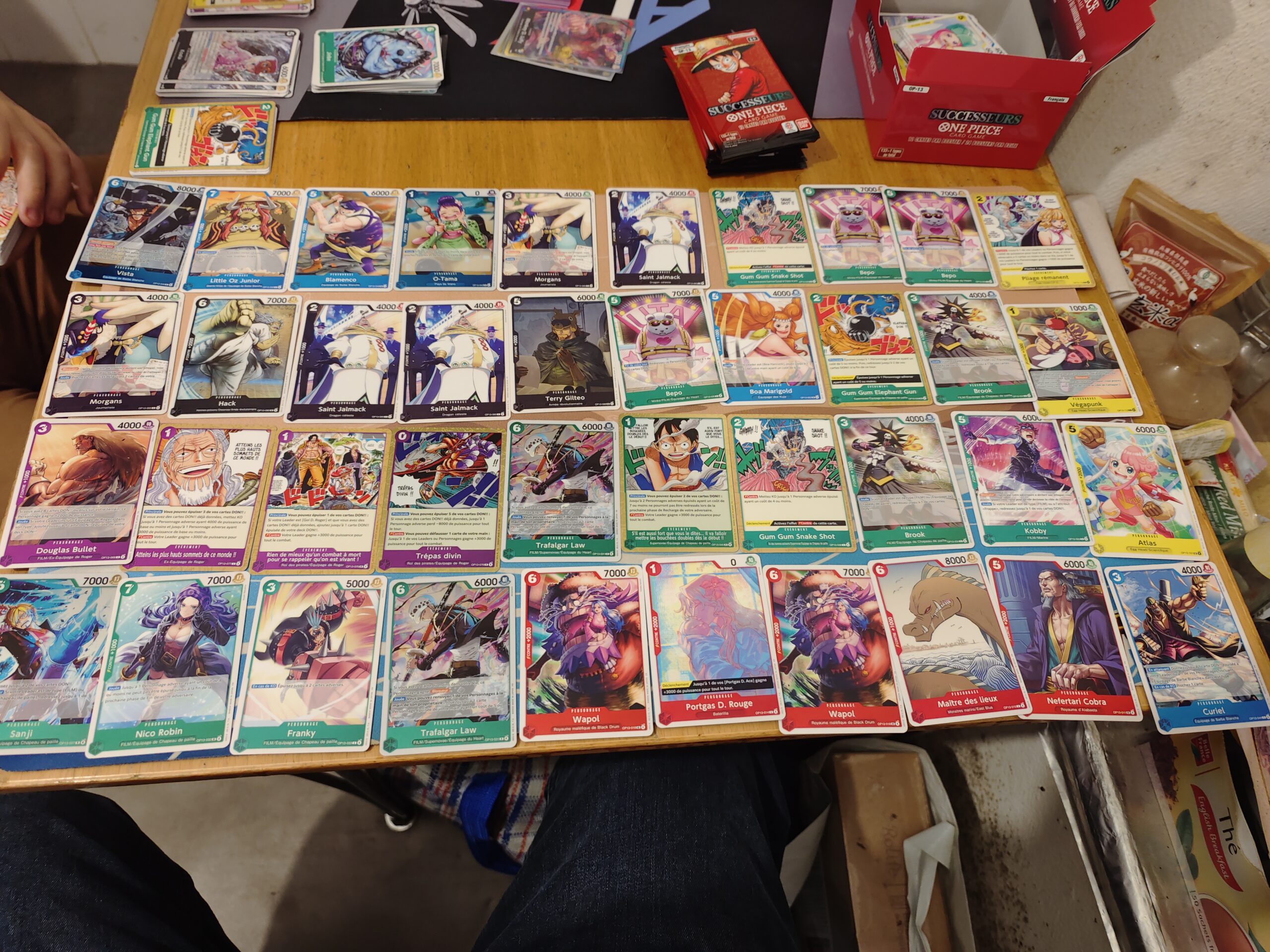 Unboxing et paquet scellé d'une display One Piece TCG OP13