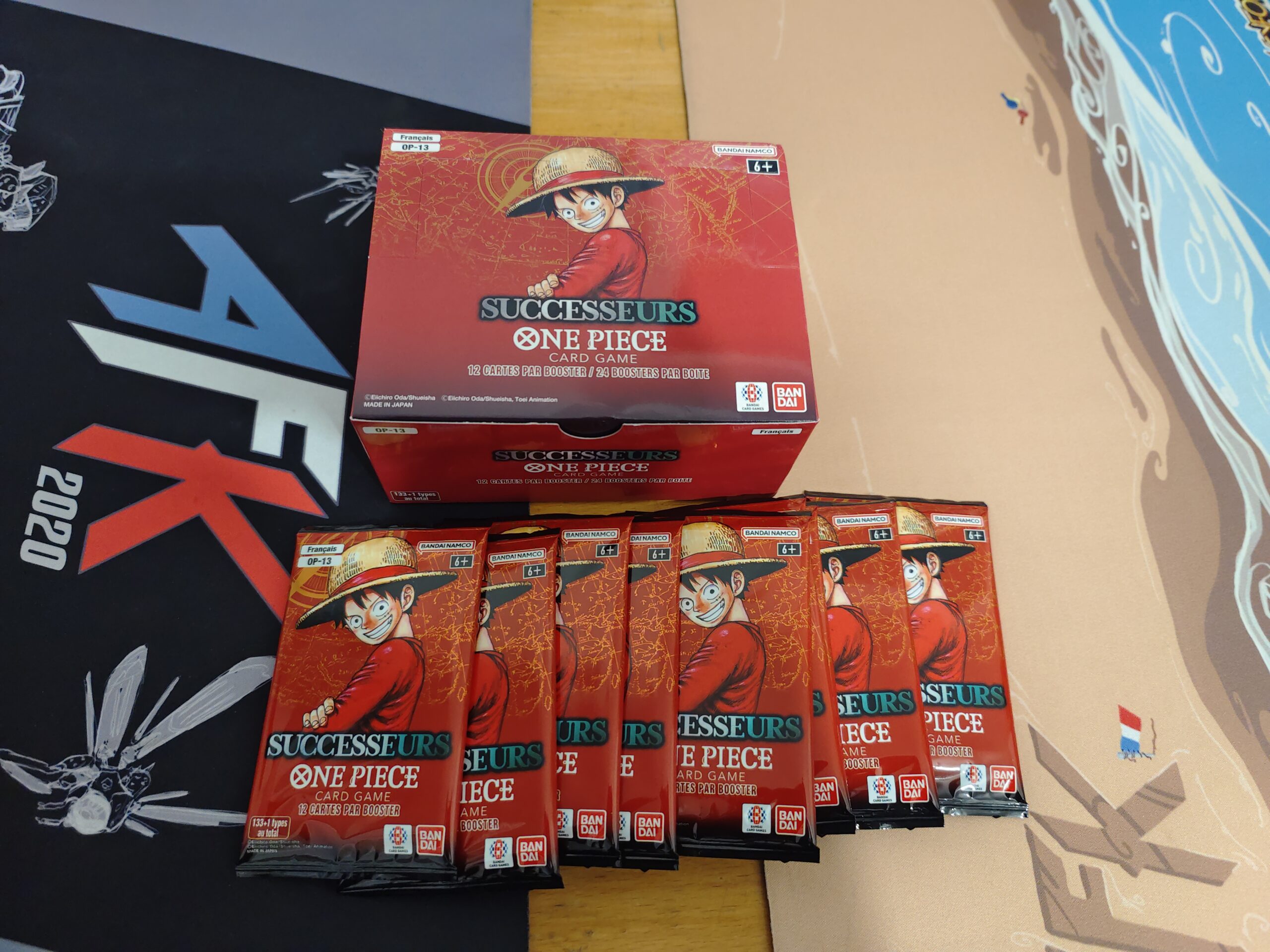 Unboxing et paquet scellé d'une display One Piece TCG OP13