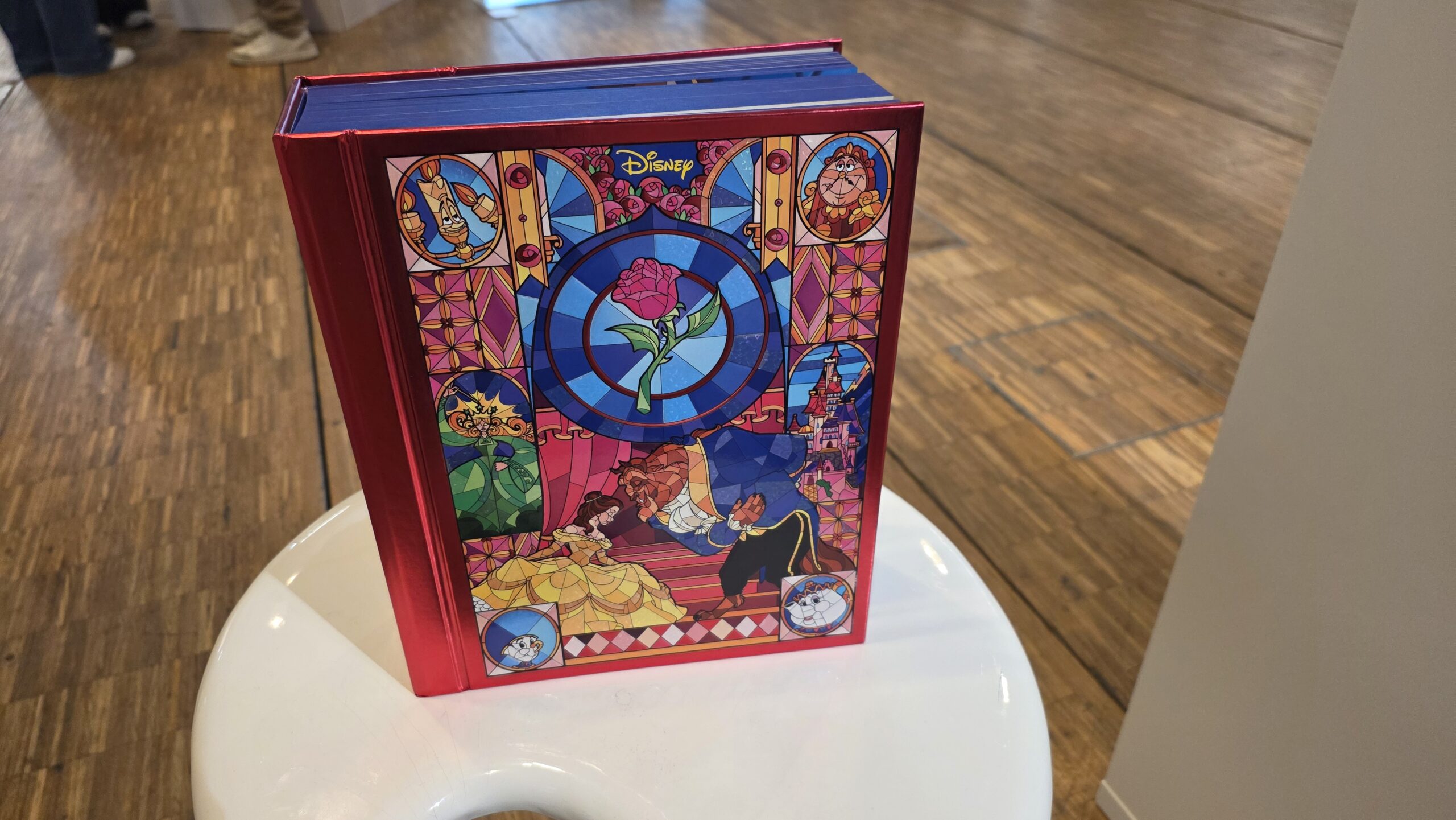 Sélection jeux et jouets pour Noël disney hachette heroes livres grimoires