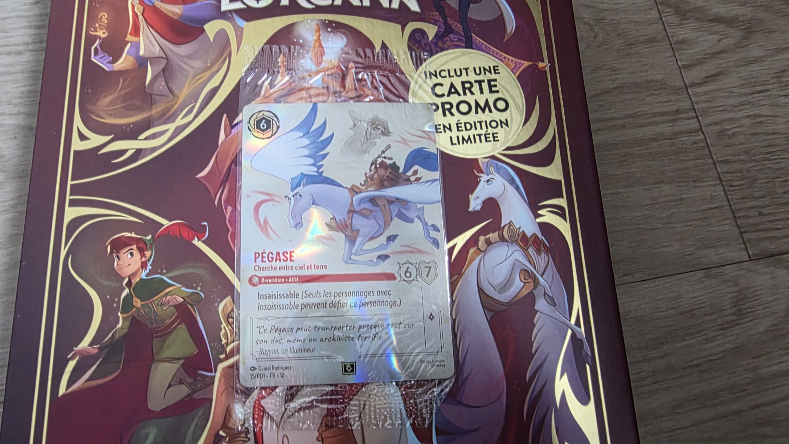 Présentation du livre Disney Lorcana - La quête des merveilles, le livre de lore